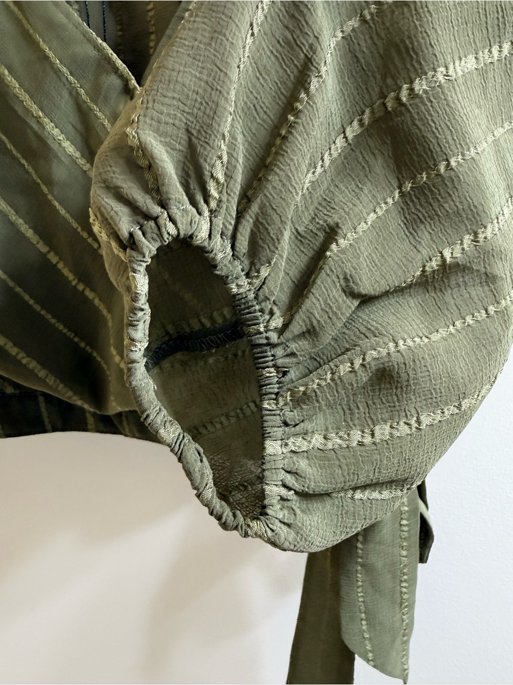 NWT BCBGeneration Olive Green Dobby Stripe Wrap Crop Blouse Small - Picture 5 of 13